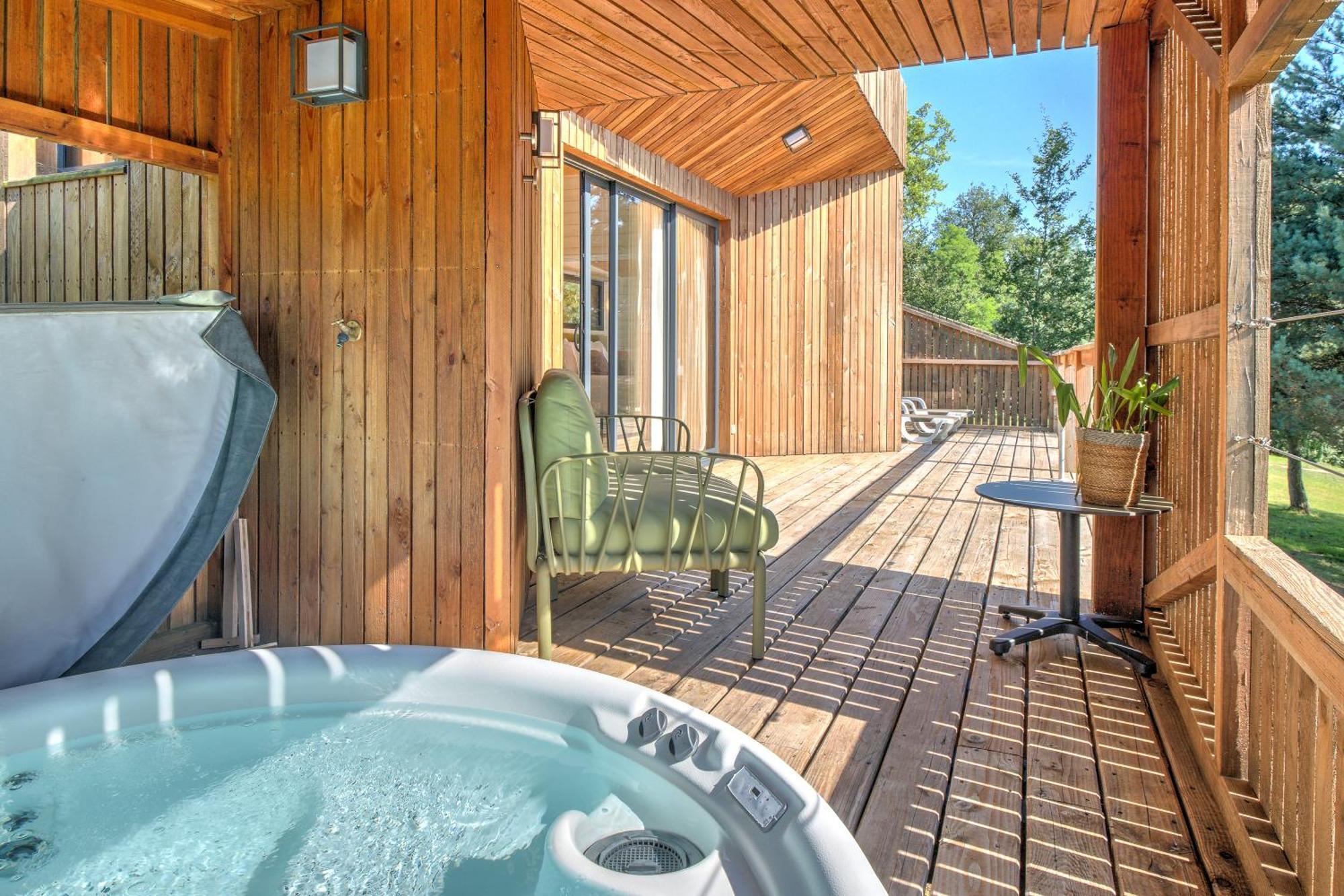 Lodge Bruyere Avec Jacuzzi Journiac Exterior foto